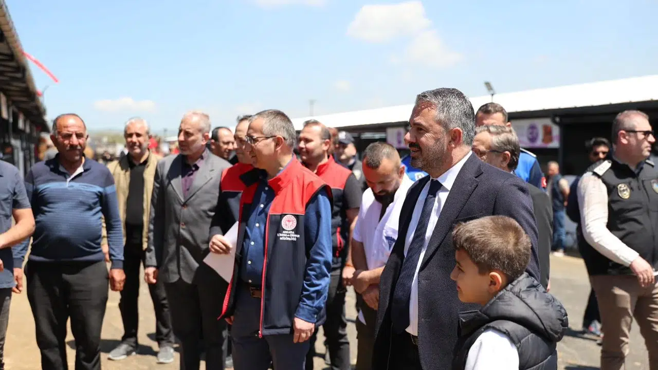 Pursaklar’da bayram mesaisi erkenden başladı: Kesim alanında kusursuz hizmet provası