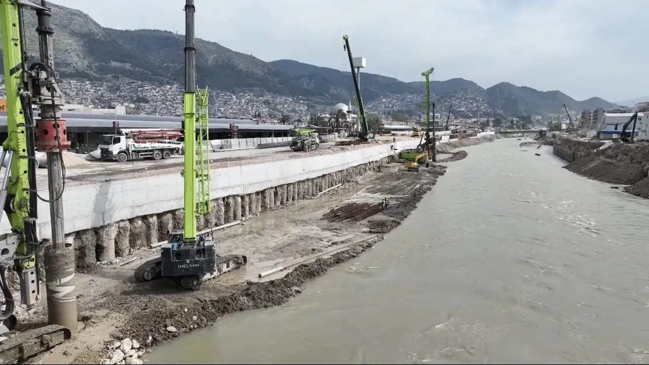 Antakya’nın kalbi Asi Nehri’nde büyük değişim: Taşkın riski bitiyor, çehre yenileniyor