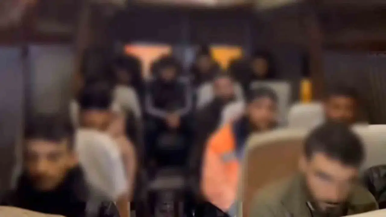 Hatay’da nefes kesen takip: Kaçak göçmen taşıyan minibüsün sonu cezaevi oldu