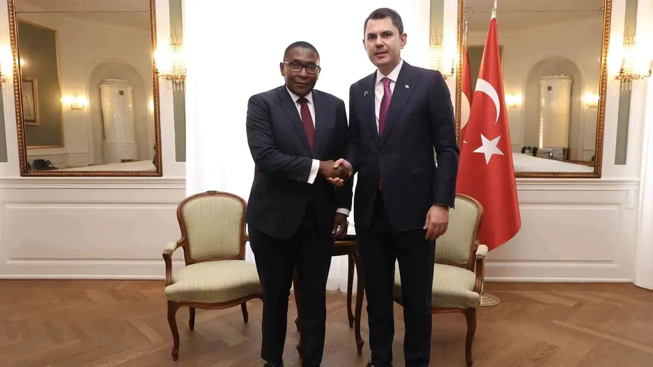 Kopenhag’da kritik zirve: Bakan Kurum Danimarka Kralı ile iklim diplomasisi yürüttü