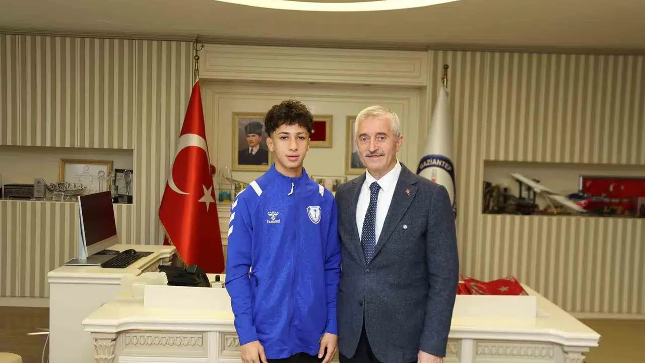 Gaziantep'in gururu minderde parladı: Muhammed Gölha Avrupa ikincisi oldu