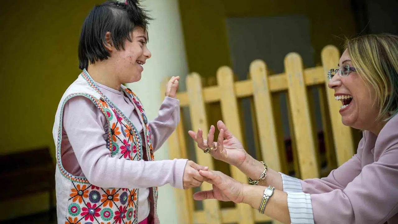 Umutsuzluğun yerini özgüven aldı: İzmirli anneler için yeni bir hayatın kapıları aralandı