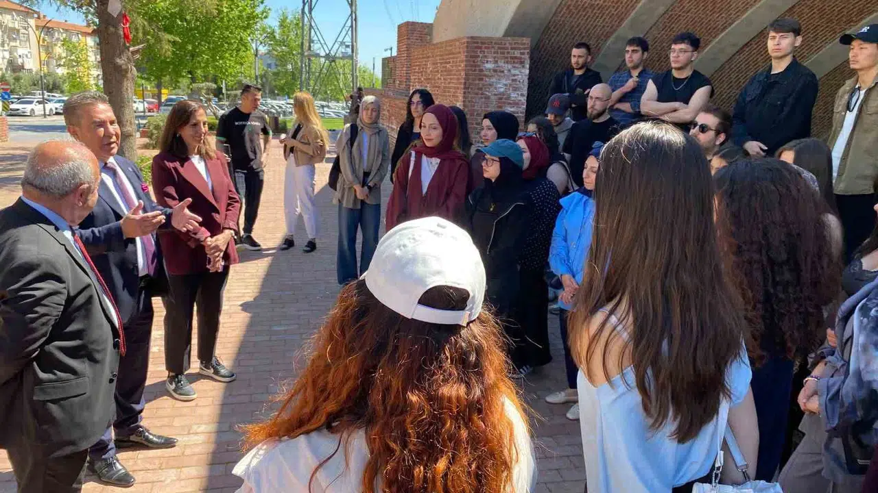 Manisa’da gençlerin şehre aidiyetini güçlendirecek dev adım: Tarih sınıflardan sokağa taştı