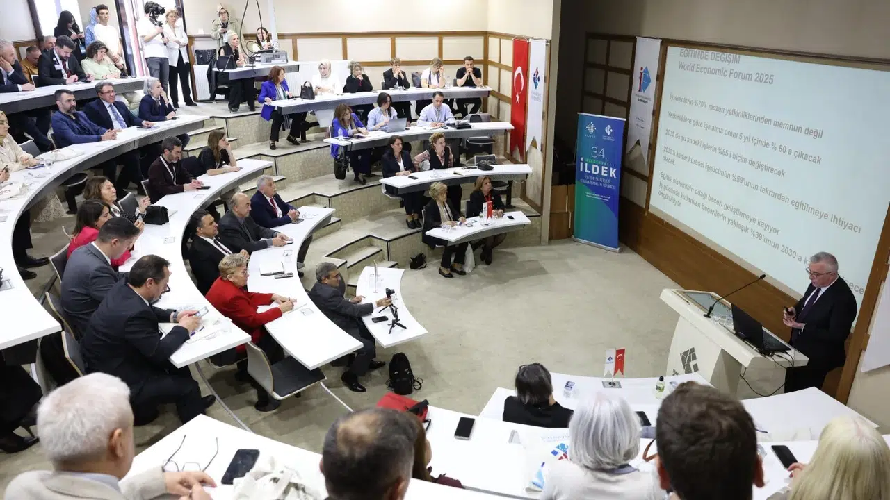 Geleceğin iletişimcileri için kritik zirve: HKÜ’de kalite seferberliği