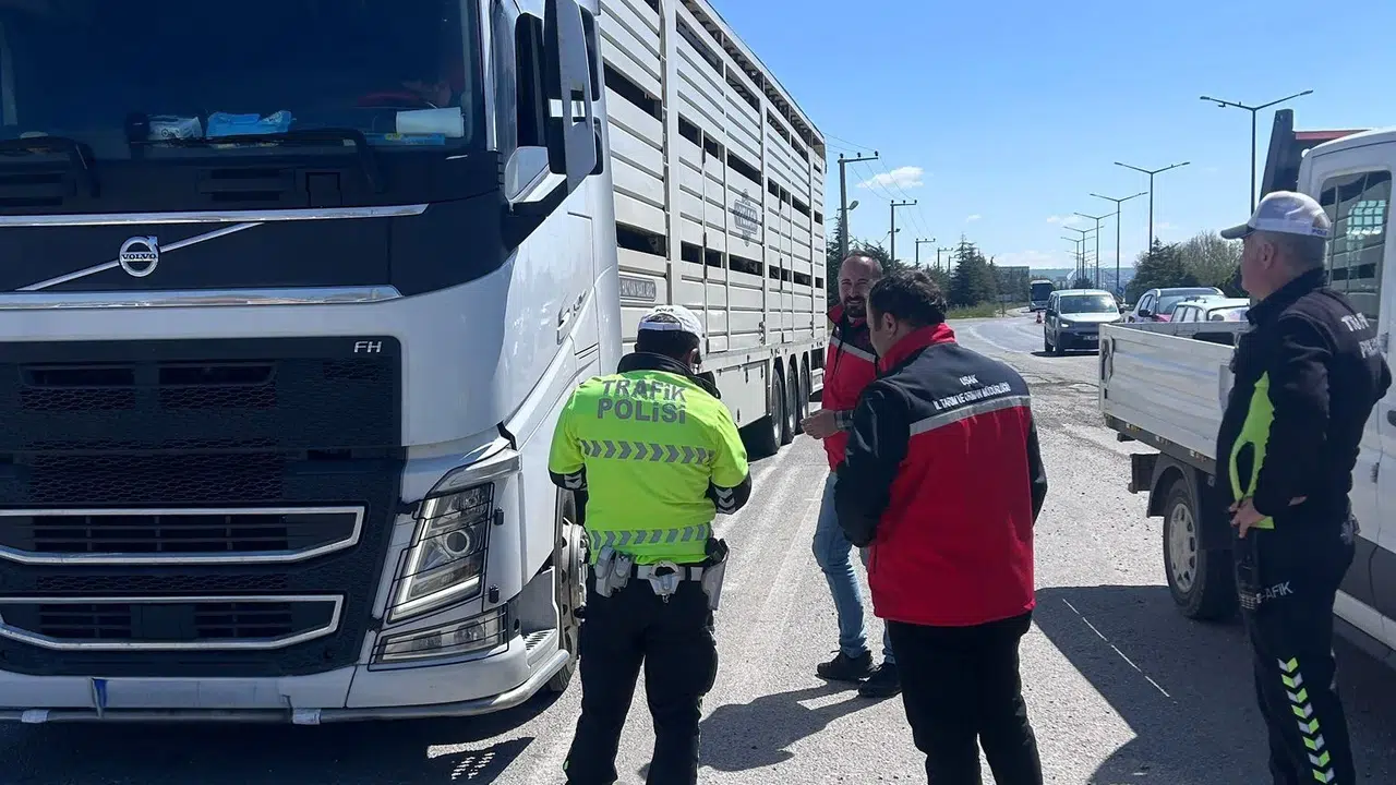 Uşak’ta titiz takip: Şehrin giriş çıkışlarında hayvan sağlığı için sıkı denetim