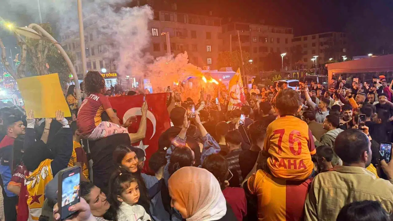Iğdır’da sarı-kırmızı şölen: Galatasaray’ın zaferi sokakları inletti