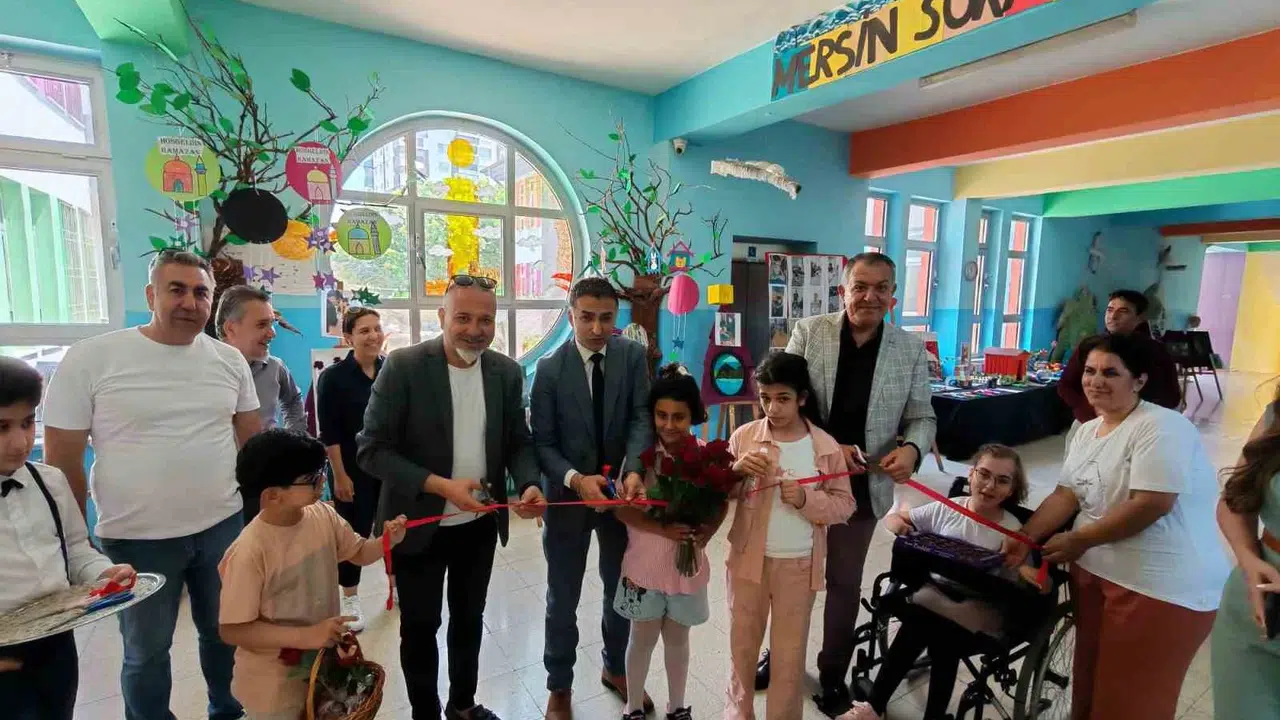 Farklılıklar sanatla buluştu: Mersin’de özel öğrencilerin hayal dünyası göz kamaştırdı