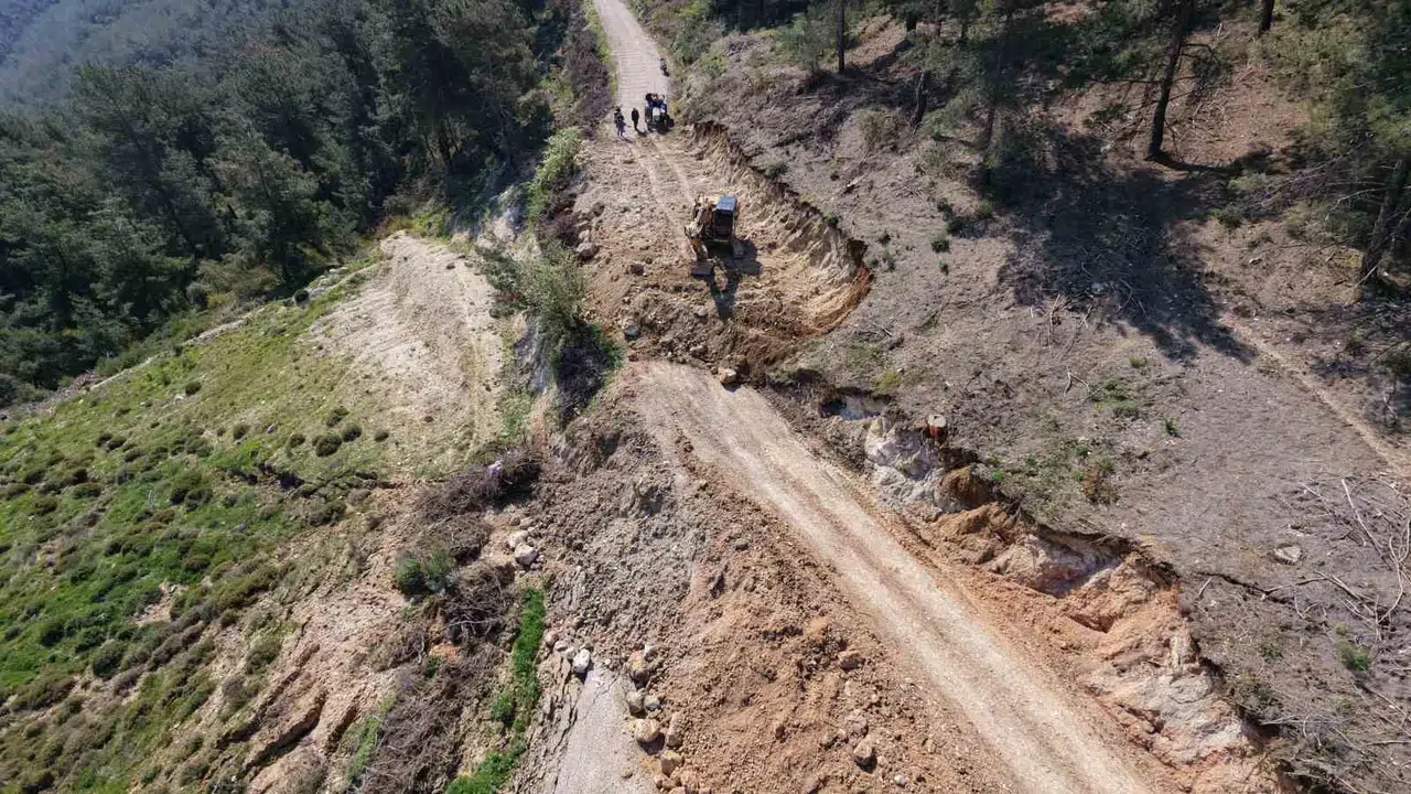 3 ay süren çile sona erdi: Sülüklü Göl yolu yeniden araç trafiğine açıldı