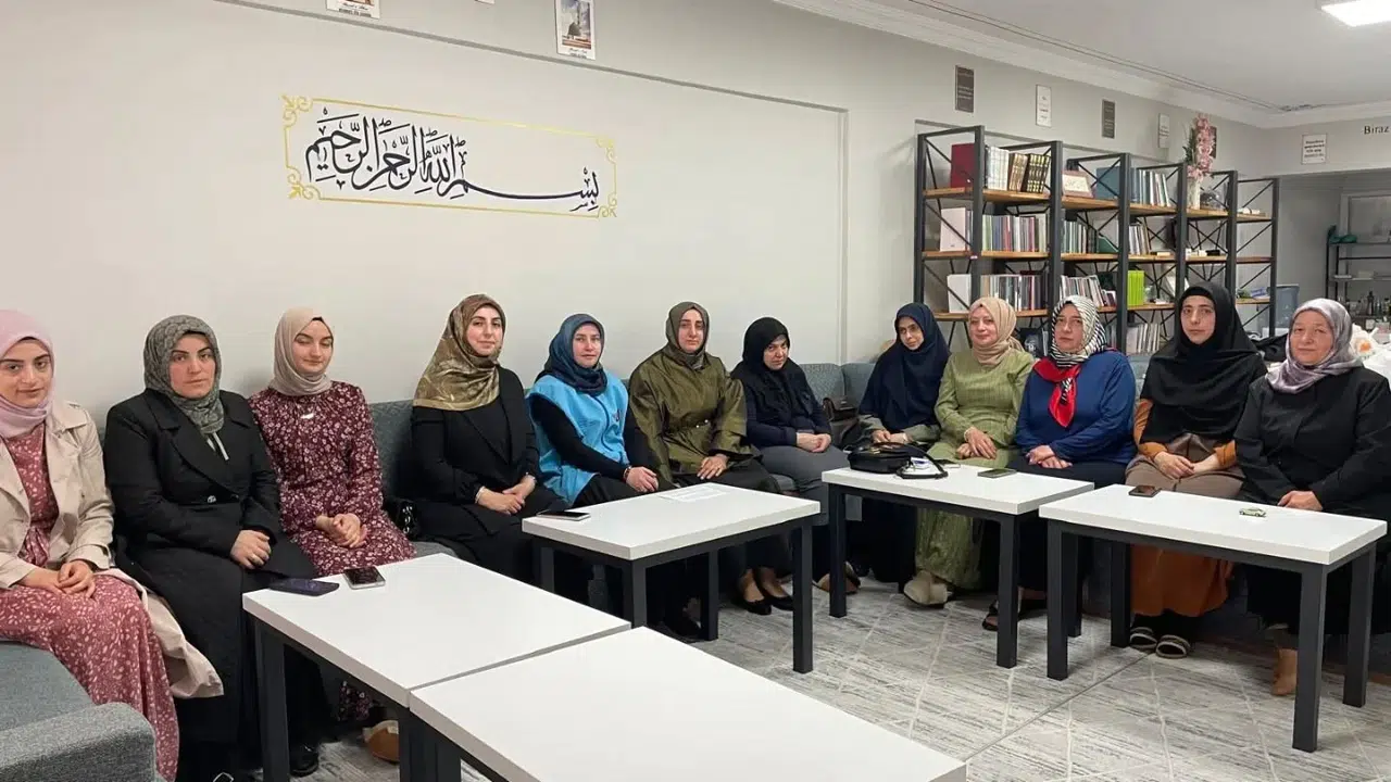 Mutlu yuvanın anahtarı iletişimde saklı: Bayburtlu kadınlar için özel eğitim