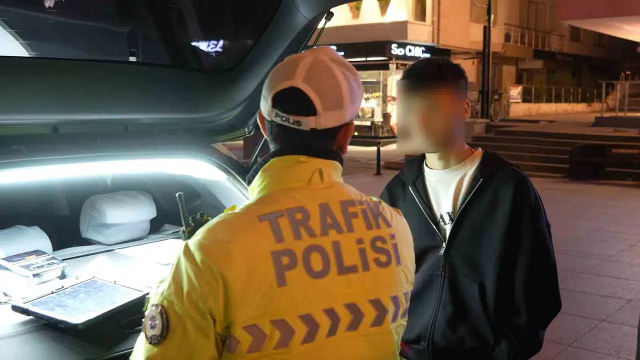 Trafikte terör estiren sürücüye ağır fatura: Hem cüzdanı yandı hem aracı bağlandı