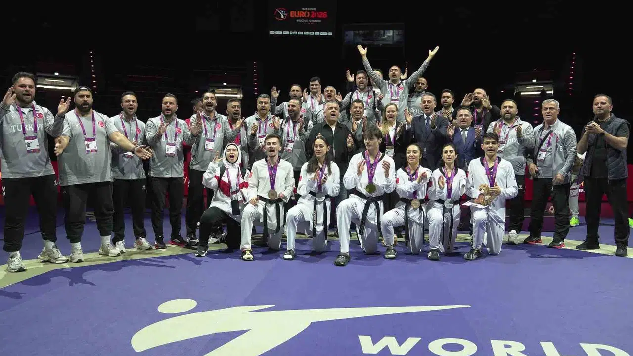 Münih'te İstiklal Marşı gururu: Milli taekwondocularımızdan madalya yağmuru