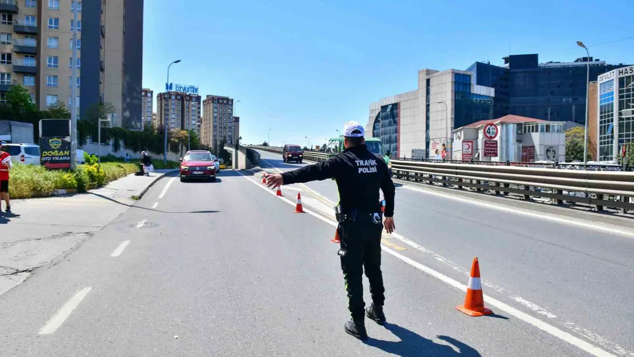 Esenyurt’ta hayat kurtaran eğitim: Saniyelerle yarışan sürücülere uygulamalı ders