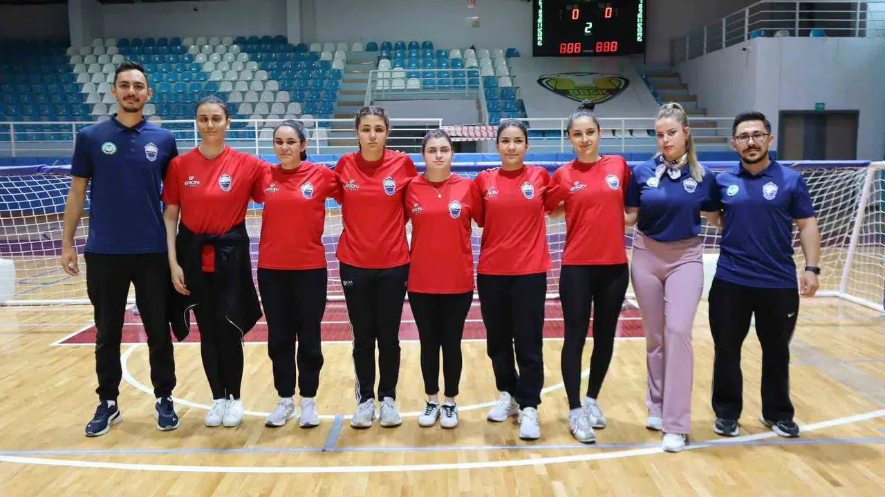 Kayseri'nin gururu oldular: Erciyes Görme Engelliler kürsüye ambargo koydu