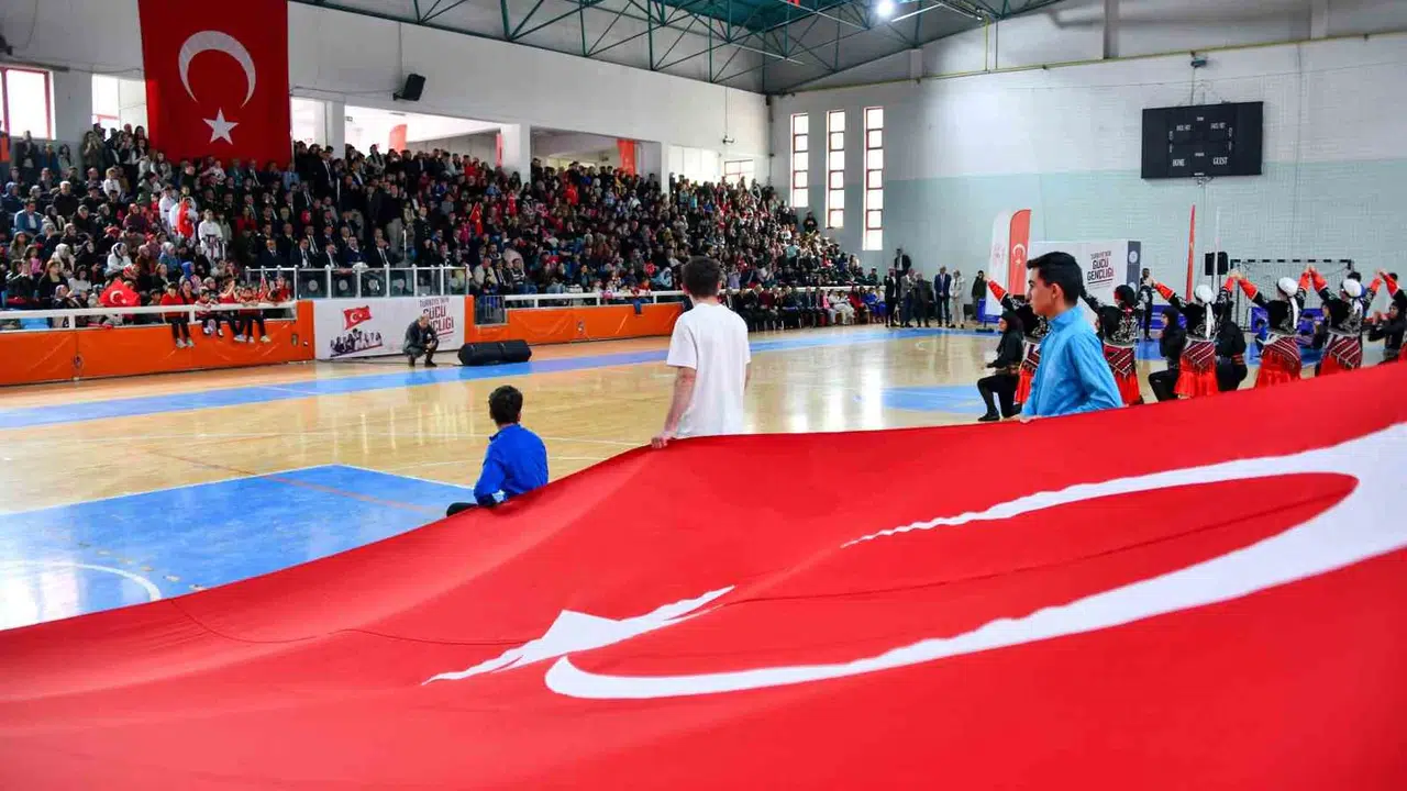 Gümüşhane’de 19 Mayıs Ruhu: Gençler İstiklal Ateşini Taşıyor