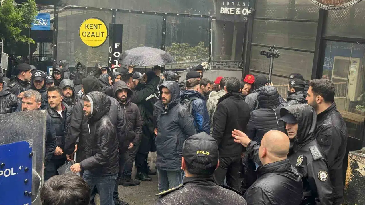 Taksim ısrarı emniyetten geri döndü: Beşiktaş'ta 1 Mayıs gerginliği