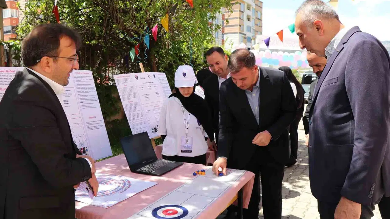 Erzurum’da mesleki eğitimde gövde gösterisi: Öğrenciler hünerlerini sergiledi