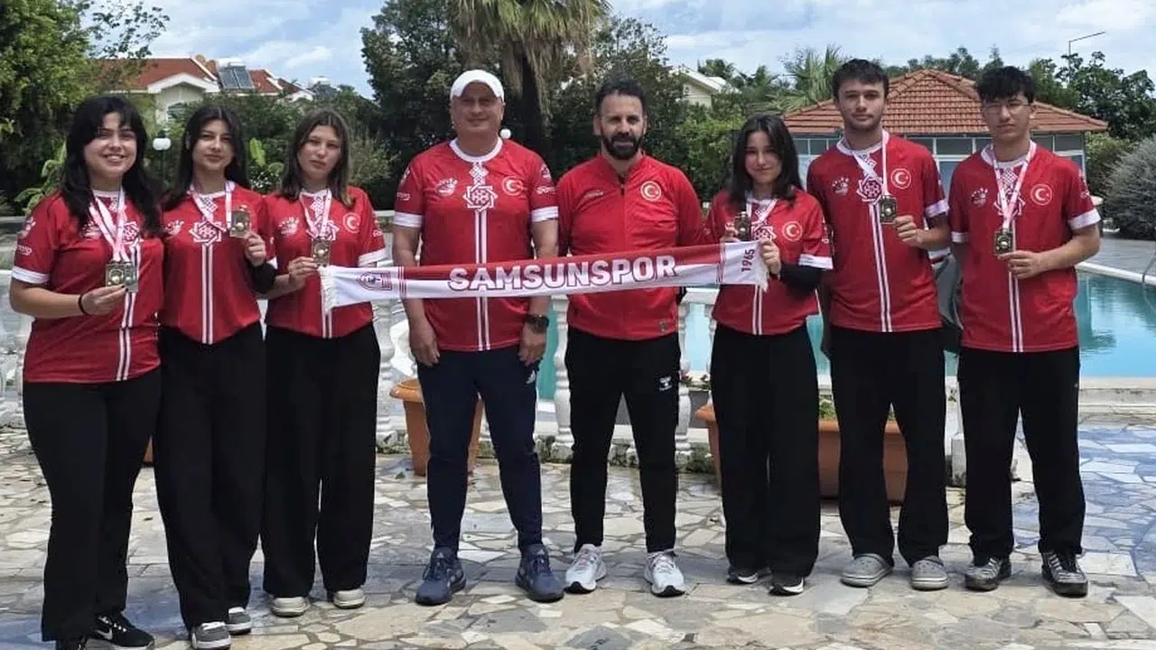 Samsunsporlu sporcular Girne’de tarih yazdı: Kürsüye ambargo koydular