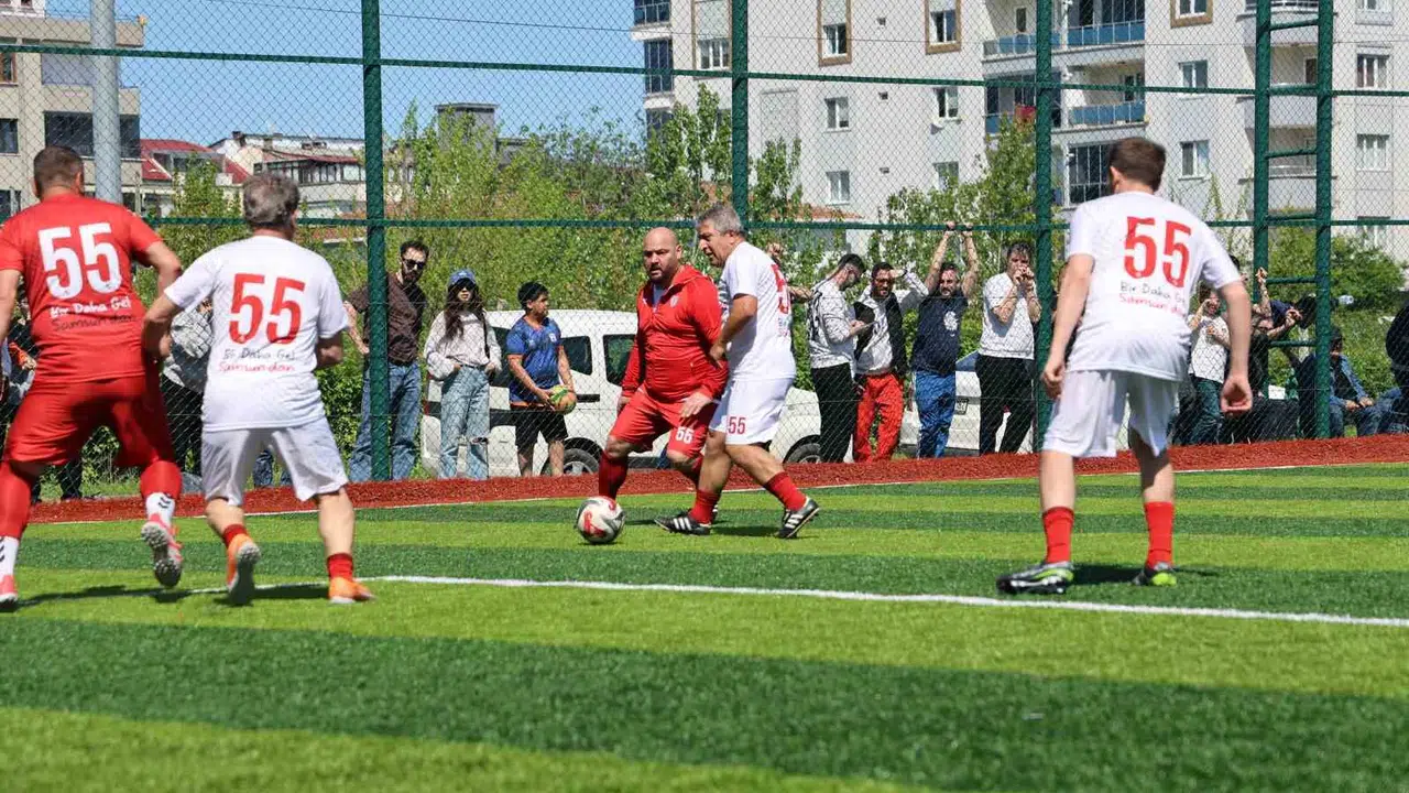 Samsunspor’un unutulmaz yıldızları yeşil sahalara döndü: 19 Mayıs coşkusu gollerle taçlandı