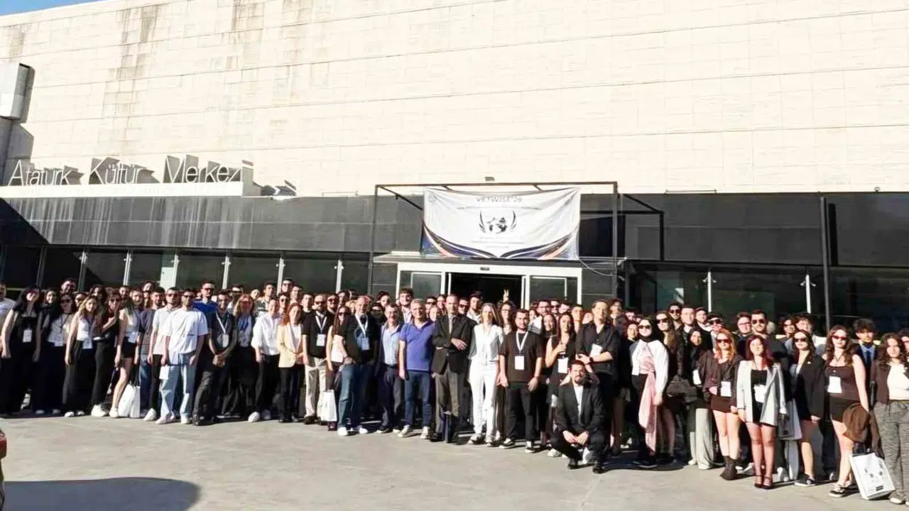 Geleceğin hekimleri Muğla’da buluştu: 17 üniversiteden 250 öğrenci bilim için bir araya geldi