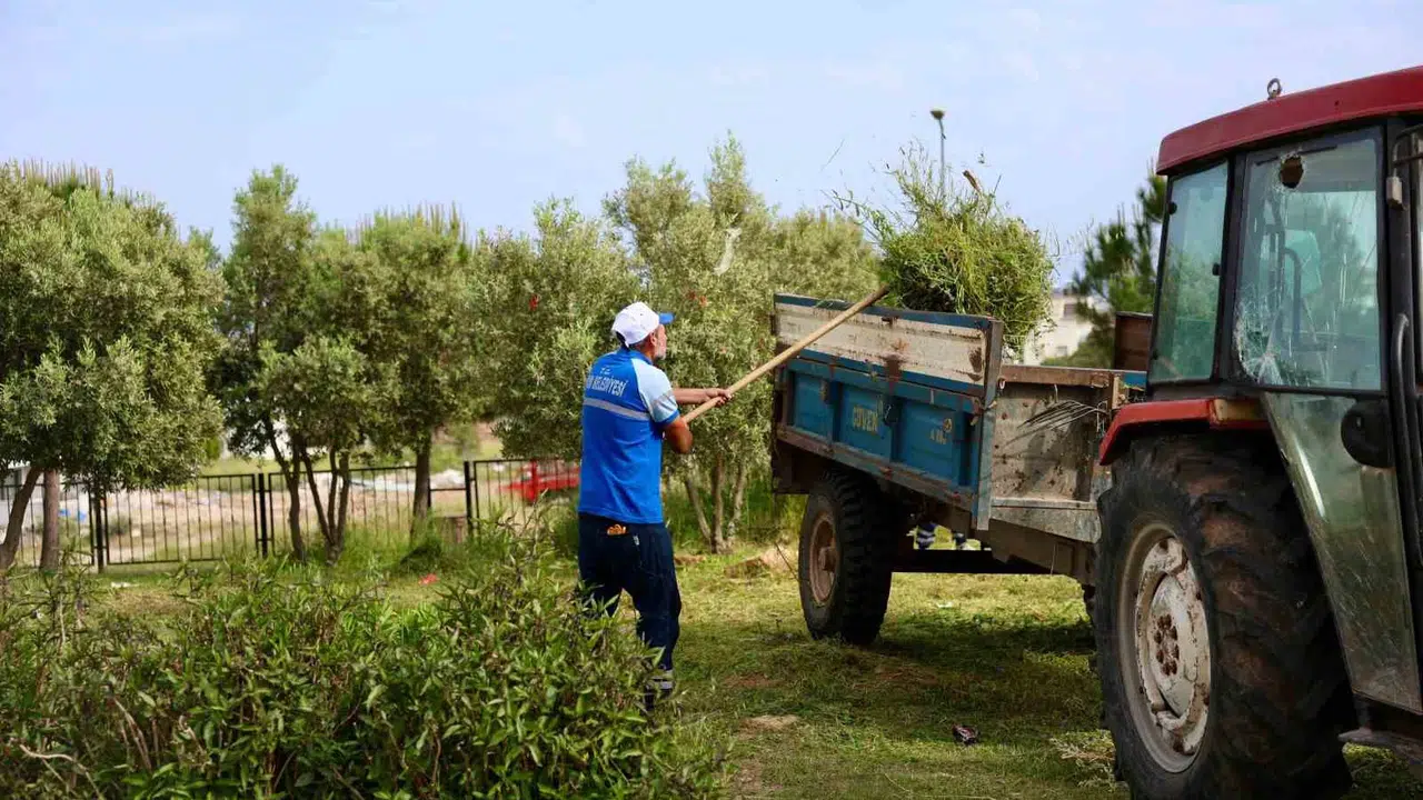 Didim’de eğitim yuvalarına bahar bakımı: Öğrenciler için tertemiz bir gelecek