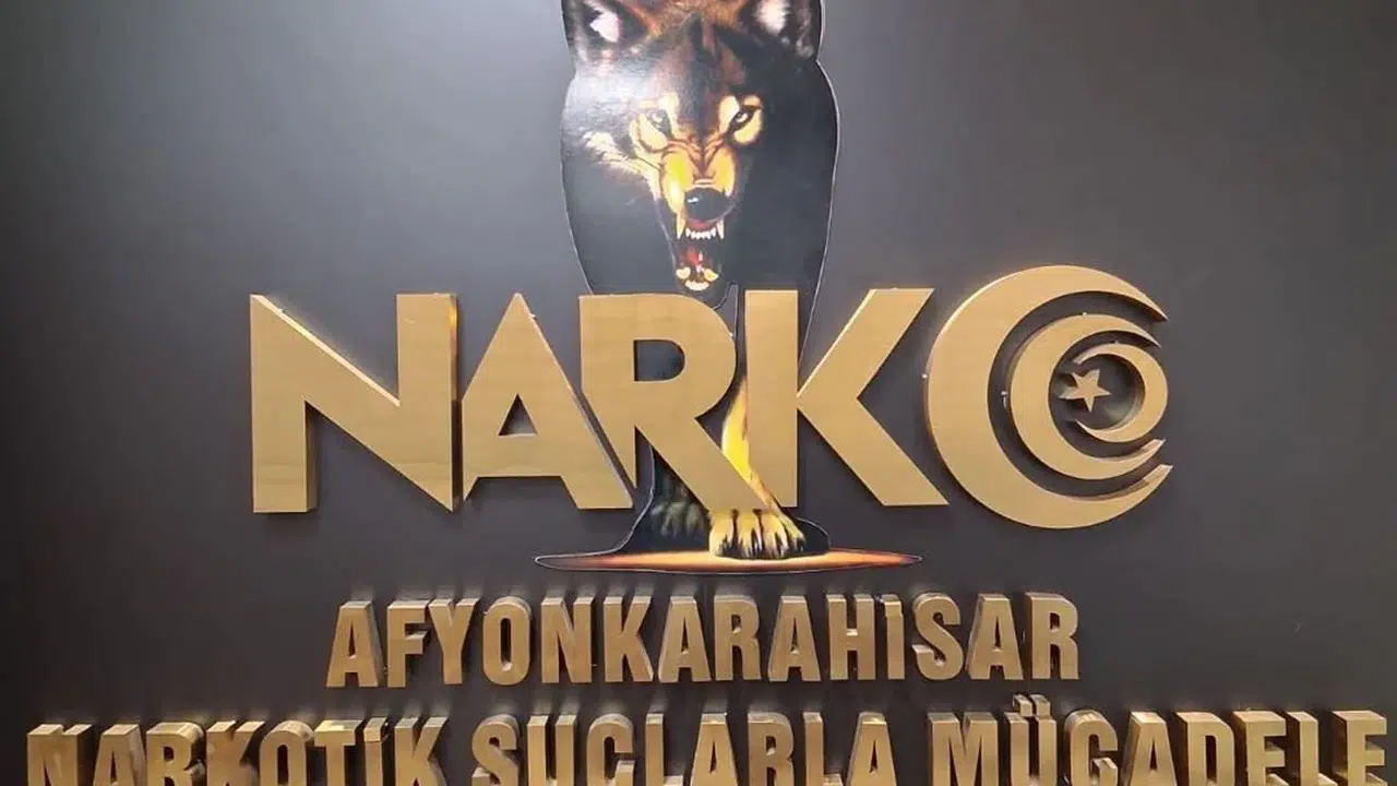 Afyonkarahisar’da zehir tacirlerine geçit yok: Yol kontrolünde yakayı ele verdi