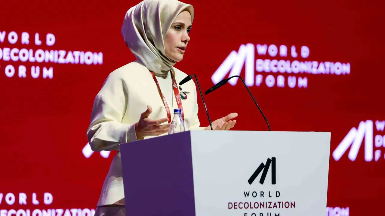 Esra Albayrak'tan sömürgecilik çıkışı:  Dünya artık İstanbul ve Gazze'nin bilgeliğine muhtaç