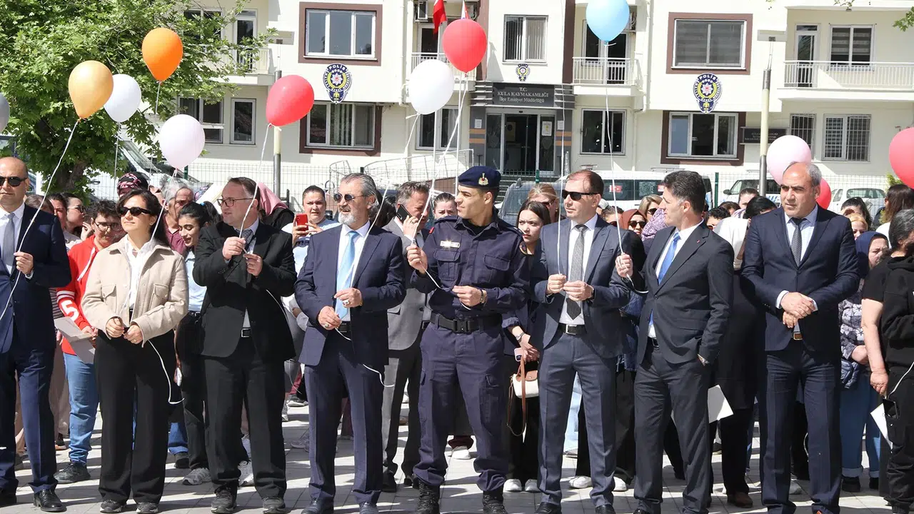 Kula’da engelleri aşan dayanışma: Meydanlar farkındalık için doldu taştı
