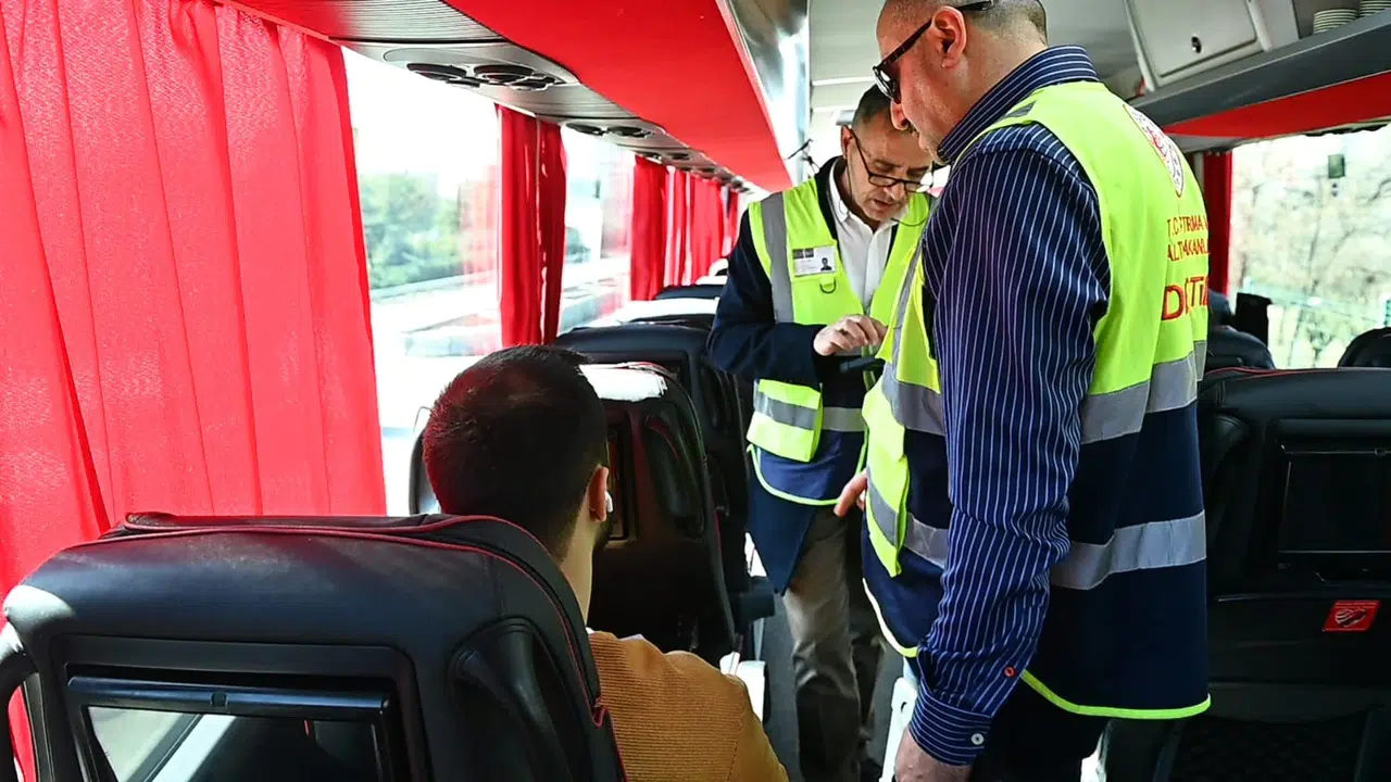 Kurban Bayramı yolculuklarında fahiş fiyat tuzağına geçit yok: Bakan Uraloğlu'ndan kritik uyarı