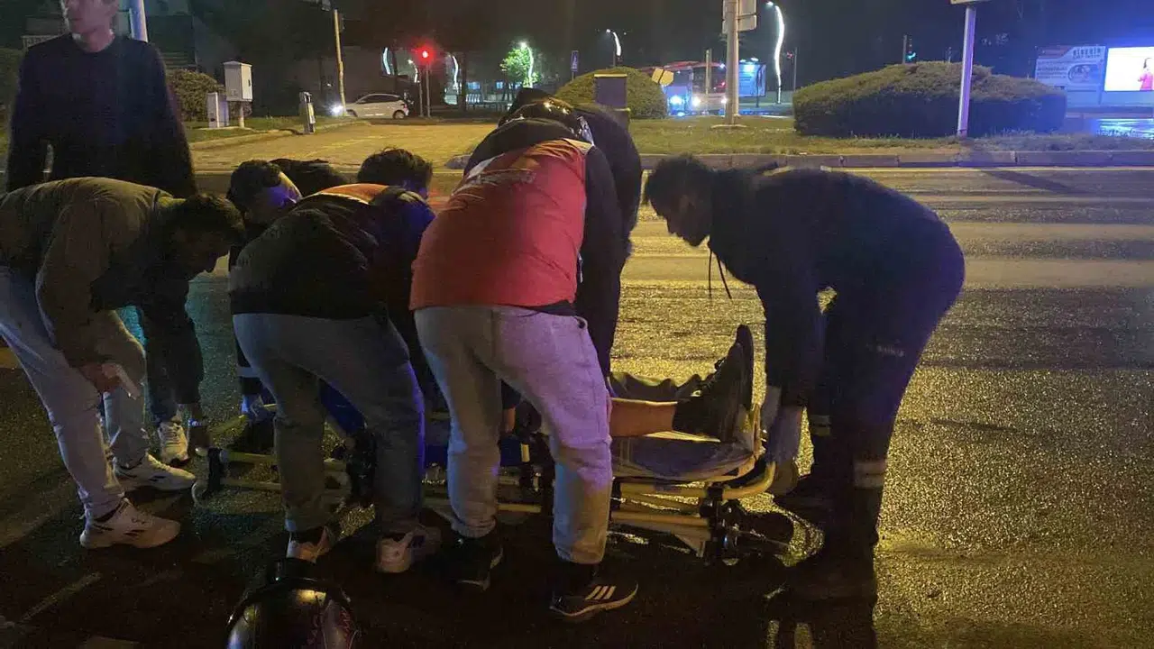 Bolu'da gece yarısı dehşeti: Kaygan yolda motosikletli sürücüye çarptı