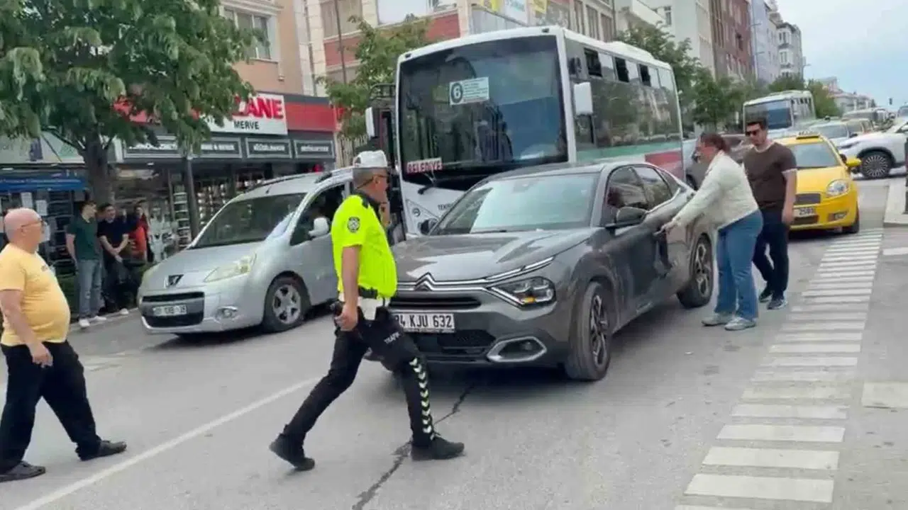 Çerkezköy’de kaza trafiği kilitledi: Kadın sürücünün inatçı tavrı gerginliği tırmandırdı