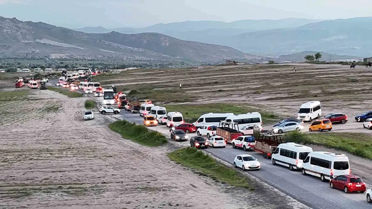 Kapadokya’da 19 Mayıs coşkusu balonların yükselmesiyle değil, peribacalarının arasında yaşandı