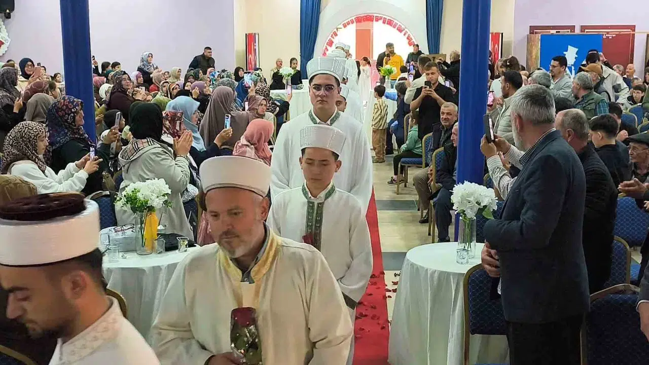 Anamur’da hafızlık coşkusu: 15 genç icazetini törenle aldı