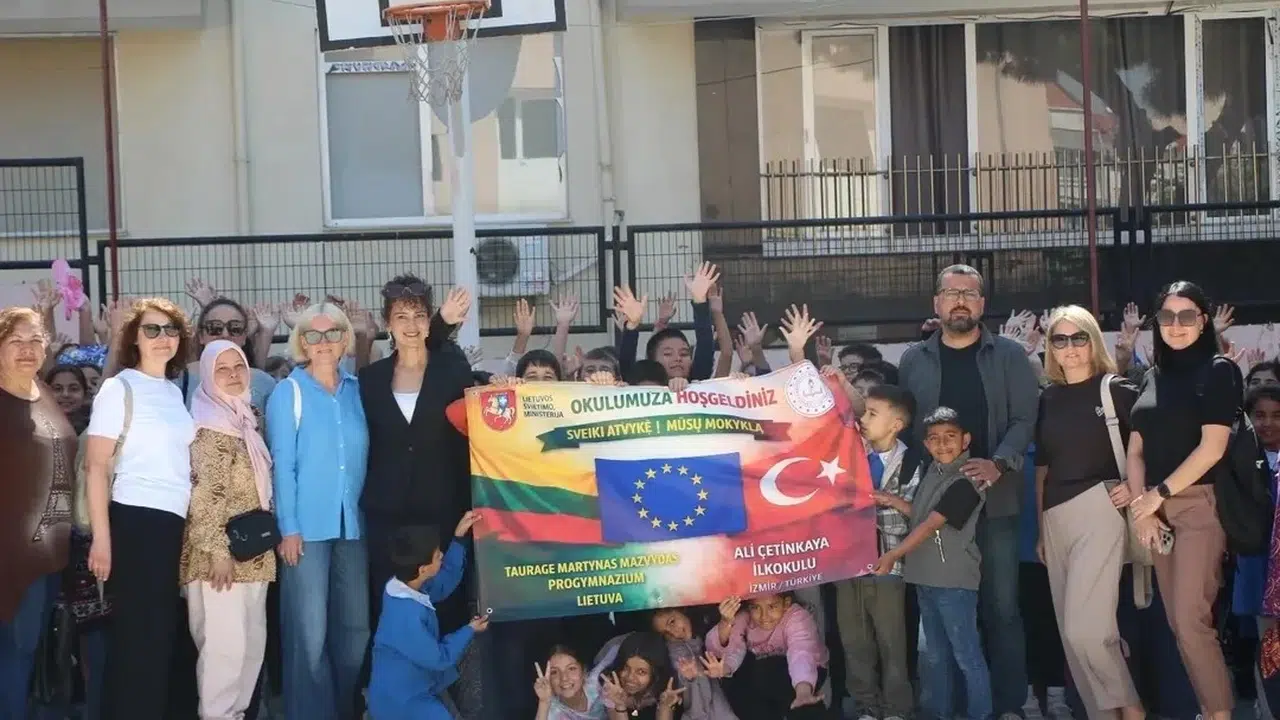 Eğitimde sınırları kaldıran iş birliği: Litvanyalı eğitimciler Dikili’de tecrübe kazandı