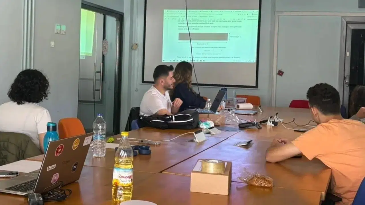 Muğla'nın genç beyinleri teknoloji dünyasına yön veriyor: Hayallerini kodlarla gerçeğe dönüştürüyorlar