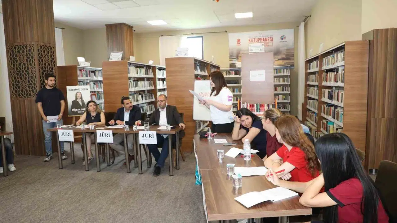 Genç hatipler kürsüde devleşti: Yapay zeka mı, kitap mı?