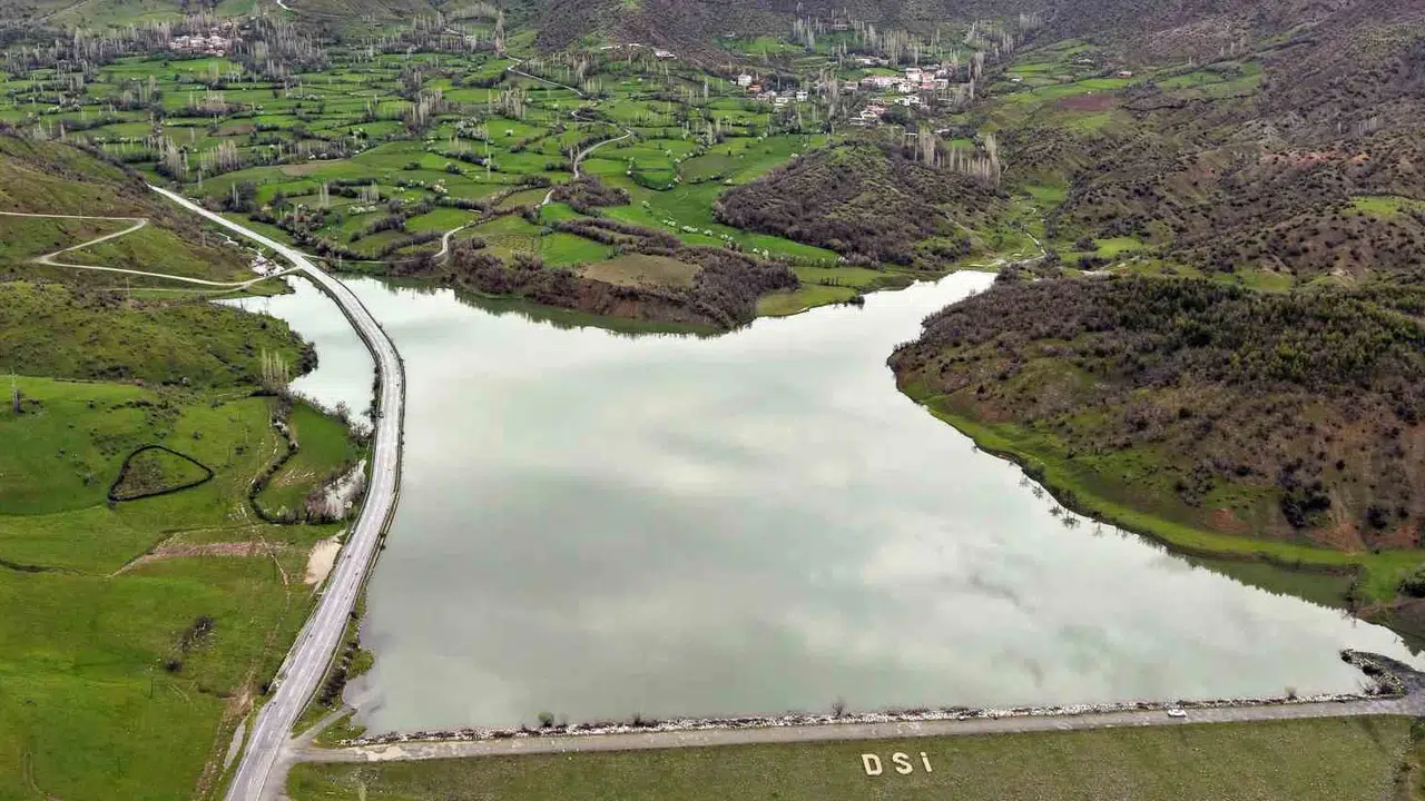 Kuraklığın yerini bahar coşkusu aldı: Bitlis’in saklı cenneti yeniden hayat buldu