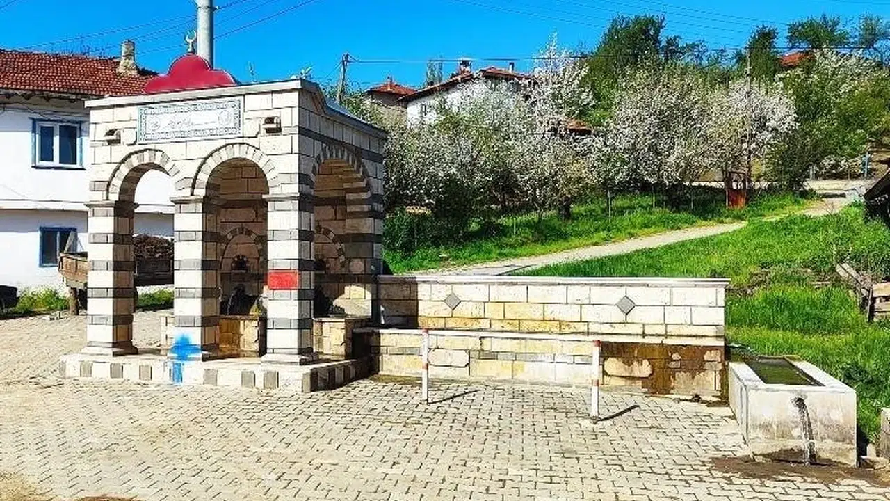 Murat Dağı’nın eteklerinde bir su cenneti: Her köşesi şifa, her sokağı tarih kokuyor