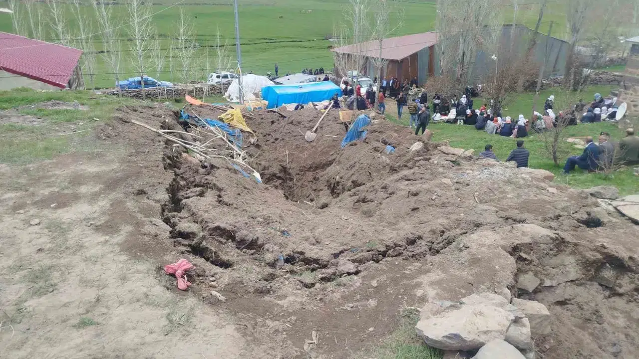 Erzurum’da sağanak felaketi: Ahırın altında kalan kadın yaşamını yitirdi