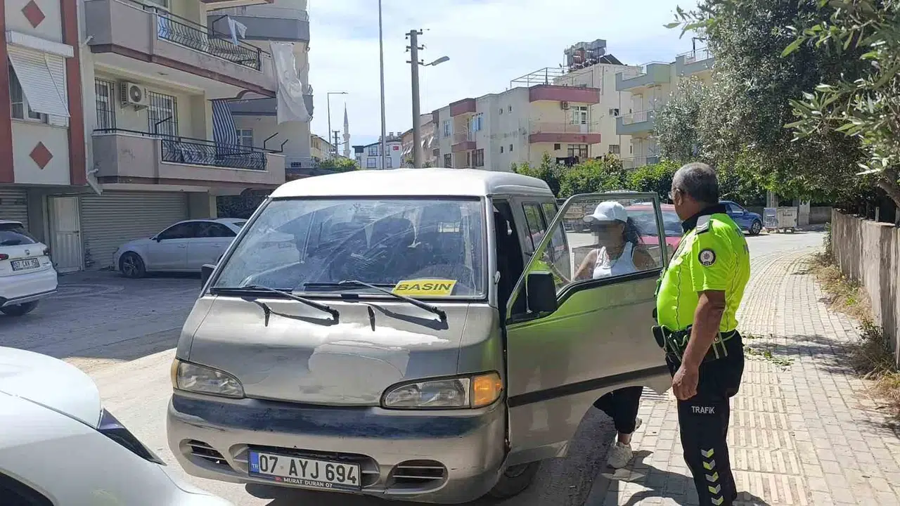 Sahte basın kartıyla yakalandı: Trafik denetiminde foyası ortaya çıktı