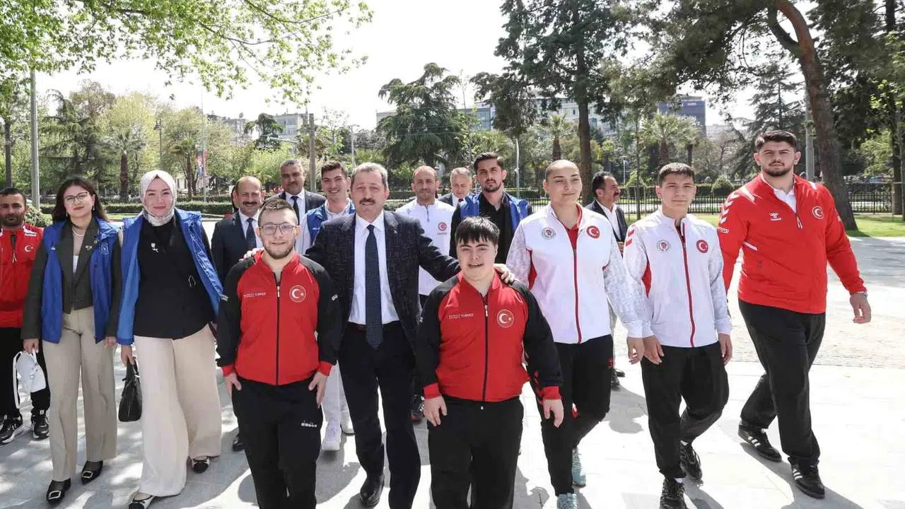 Samsun’da koltuklar gençlere emanet: Geleceğin liderleri Vali Tavlı ile buluştu