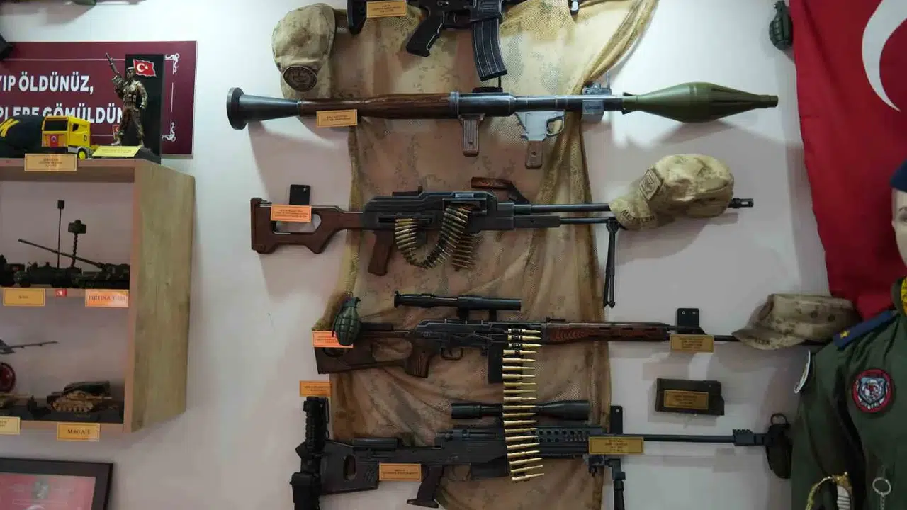 Vefa dolu bir ömür: Gazi Yaşar Saral, şehitlerin anısını yaşattığı evini Mehmetçik Vakfı’na emanet etti