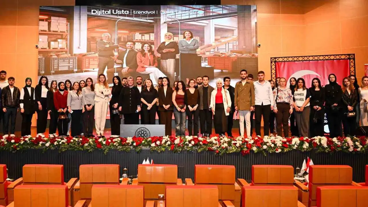 Kayseri e-ticaretin merkez üssü oluyor: Genç yetenekler KOBİ’lerle dijital dönüşümde buluştu
