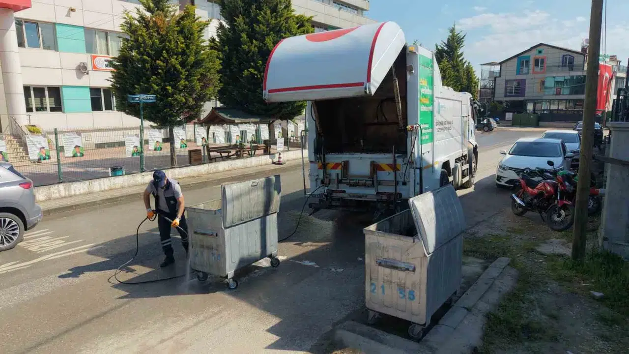 Başiskele'de hummalı çalışma: Sokaklar yepyeni bir çehreye kavuşuyor