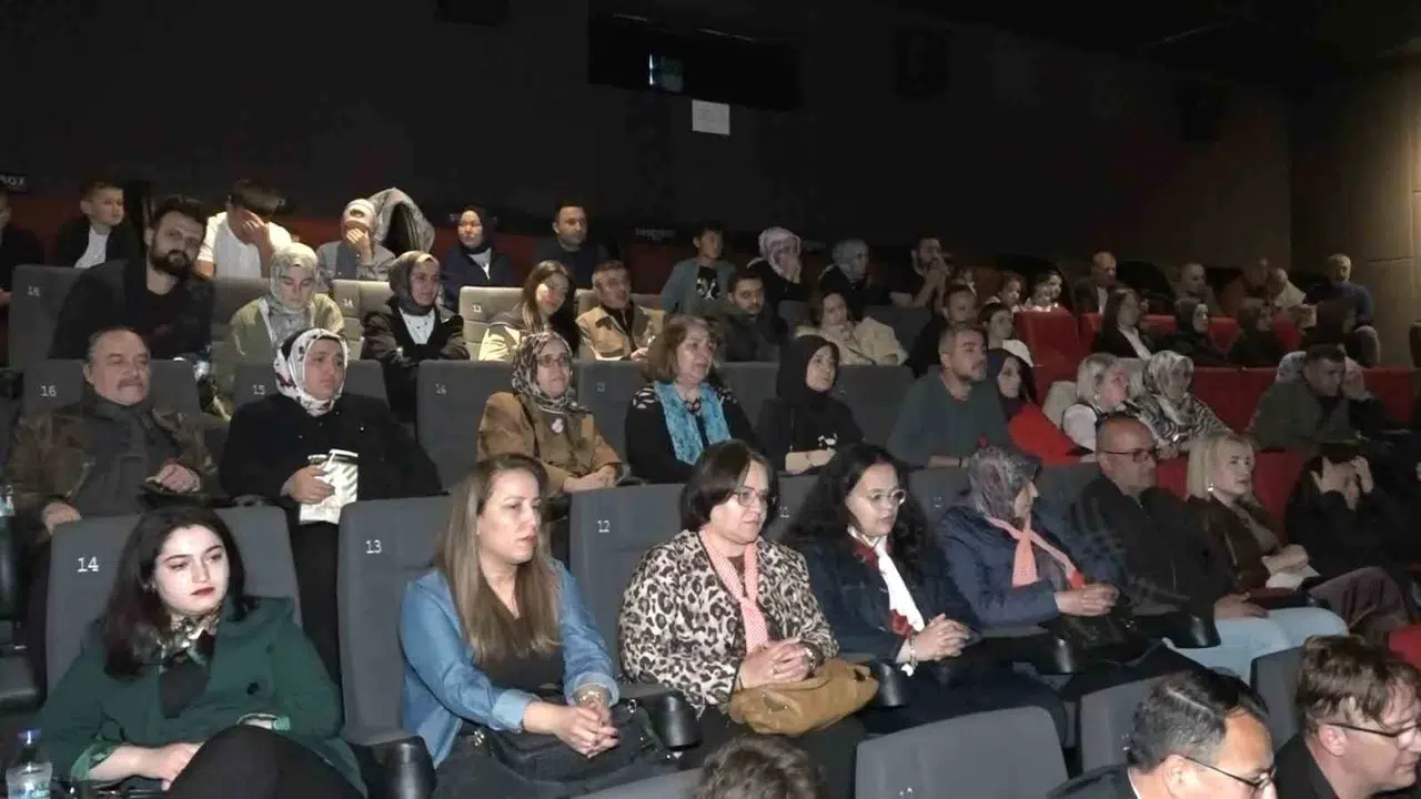 Bursa'da  Çatlı  filmi galası: Gökçen Çatlı'dan dikkat çeken mesaj