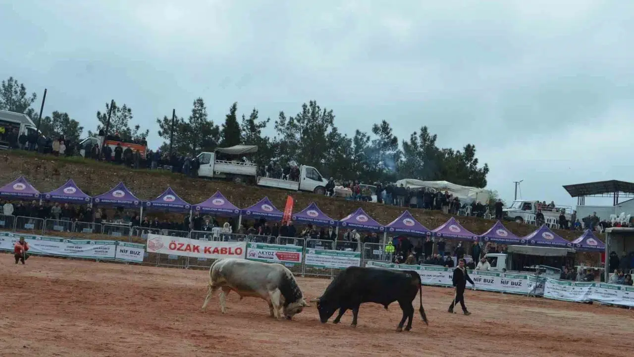 Yağmur dinlemedi, arenada nefesler tutuldu: 20 bin kişi bu heyecana ortak oldu