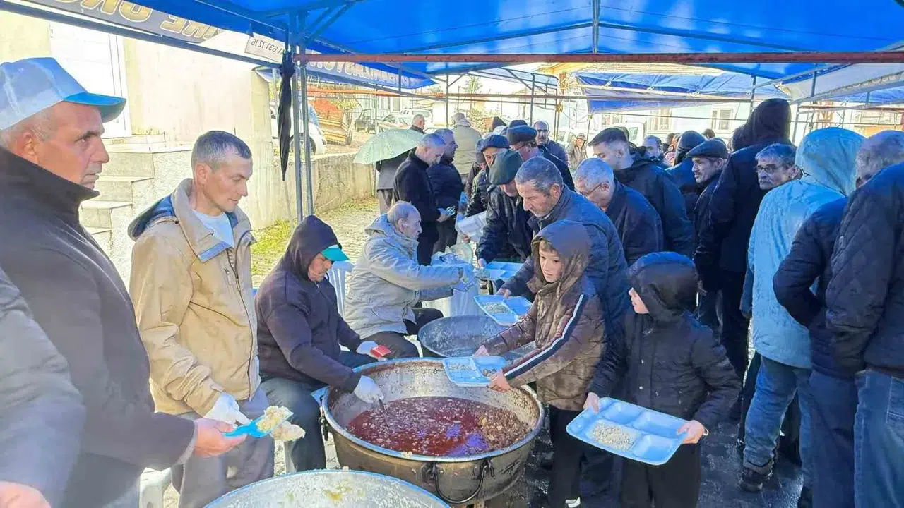 Yenice’de 5 bin kişilik dev buluşma: Çal köyü geleneği yaşatıldı