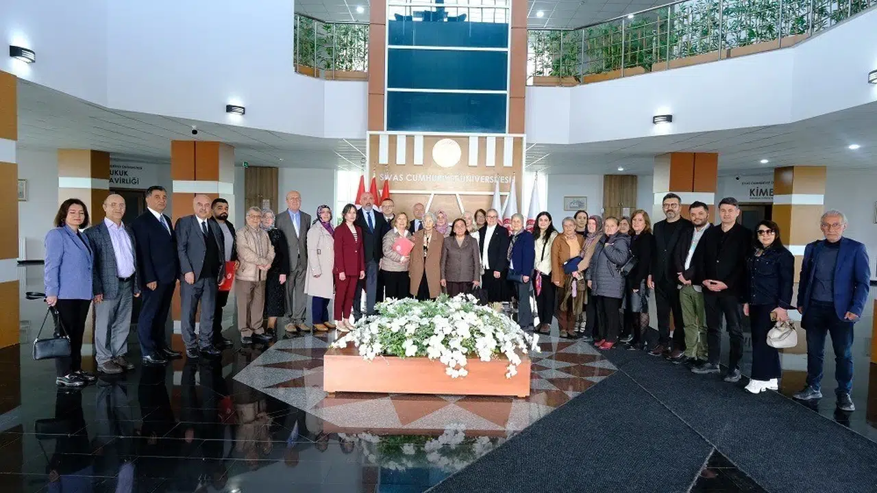 Ömrünü Sivas’ın kültürel hafızasına adadı: Yazar Müjgan Üçer’in paha biçilemez kütüphanesi üniversiteye emanet
