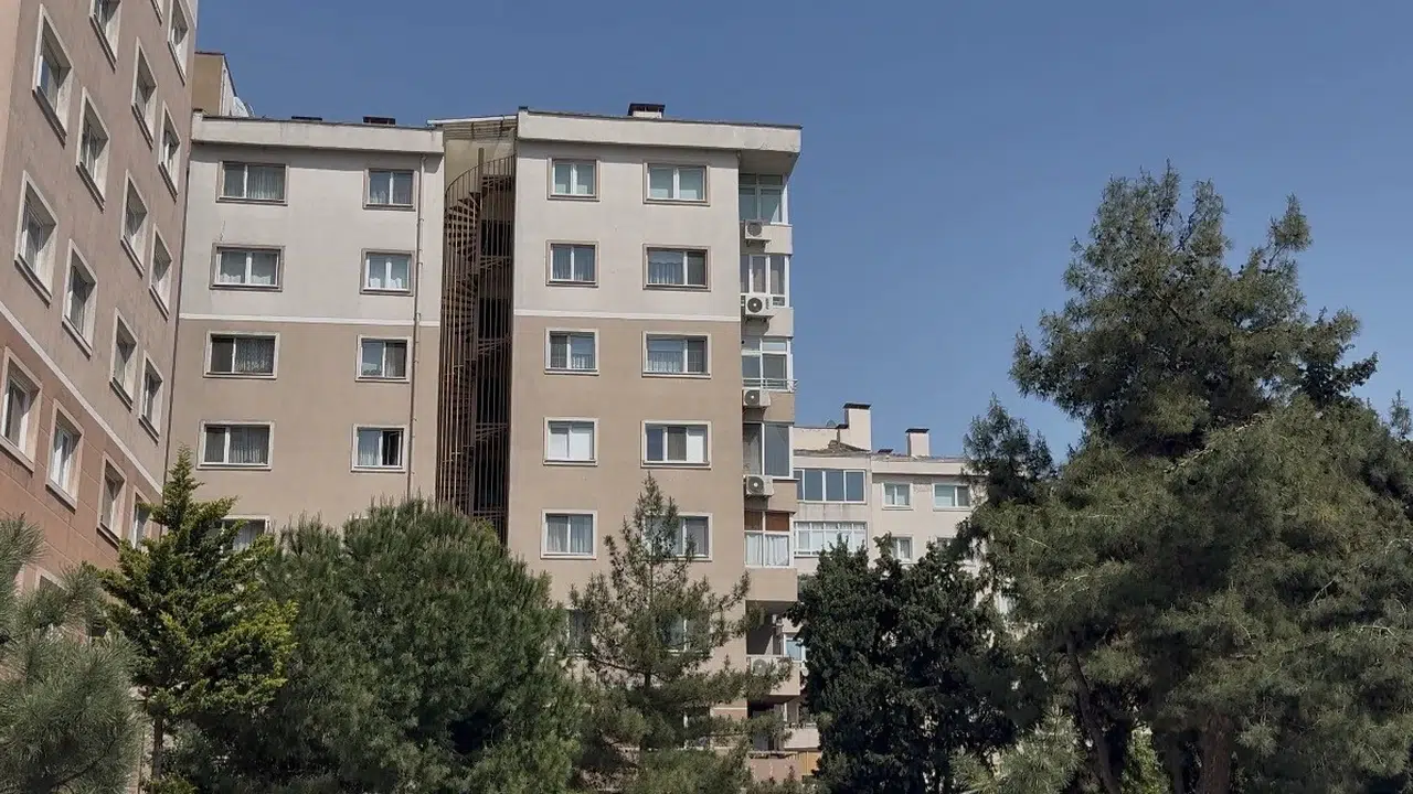 Bahçelievler’de dehşet anları: Boşanma aşamasındaki eşini 10 yerinden bıçaklayıp teslim oldu