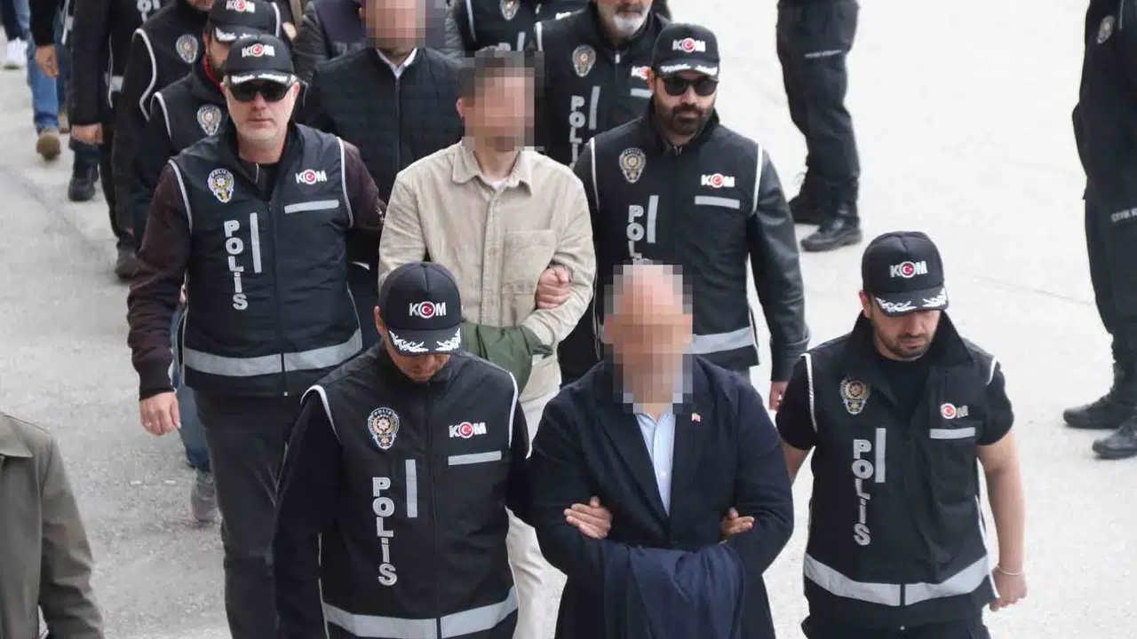 Tepebaşı Belediyesi’nde sular durulmuyor: Operasyonda 15 isim cezaevine gönderildi