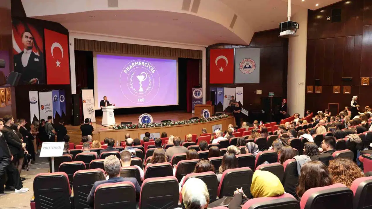 Geleceğin eczacıları Kayseri'de buluştu: PharmErciyes Kongresi kapılarını açtı